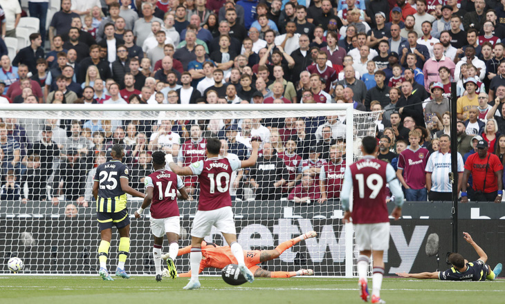 Erling Haaland lại ghi hat-trick, Man City đánh bại West Ham - Ảnh 2.